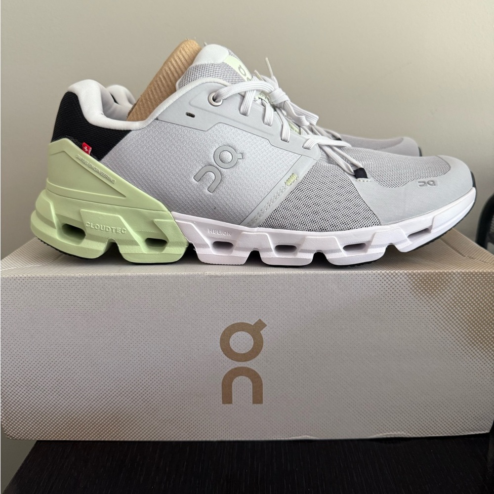 On Running Cloudflyer 4 in White and Light Green